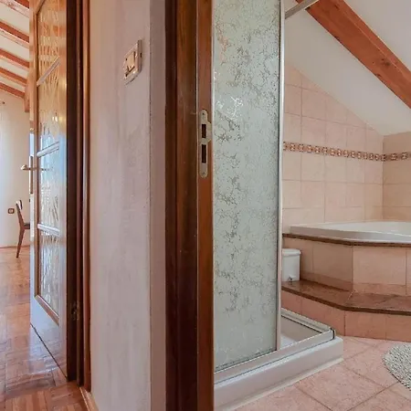 Studio Fur 2 Personen Ca 20 Qm In Novigrad, Istrien Istrische Riviera - B44573 *