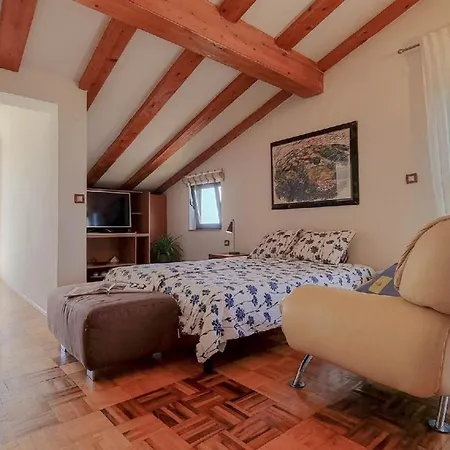 Studio Fur 2 Personen Ca 20 Qm In Novigrad, Istrien Istrische Riviera - B44573 *